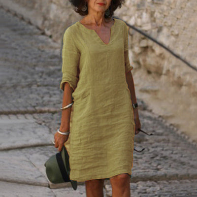 Lola - Relaxed V-Neck Dress