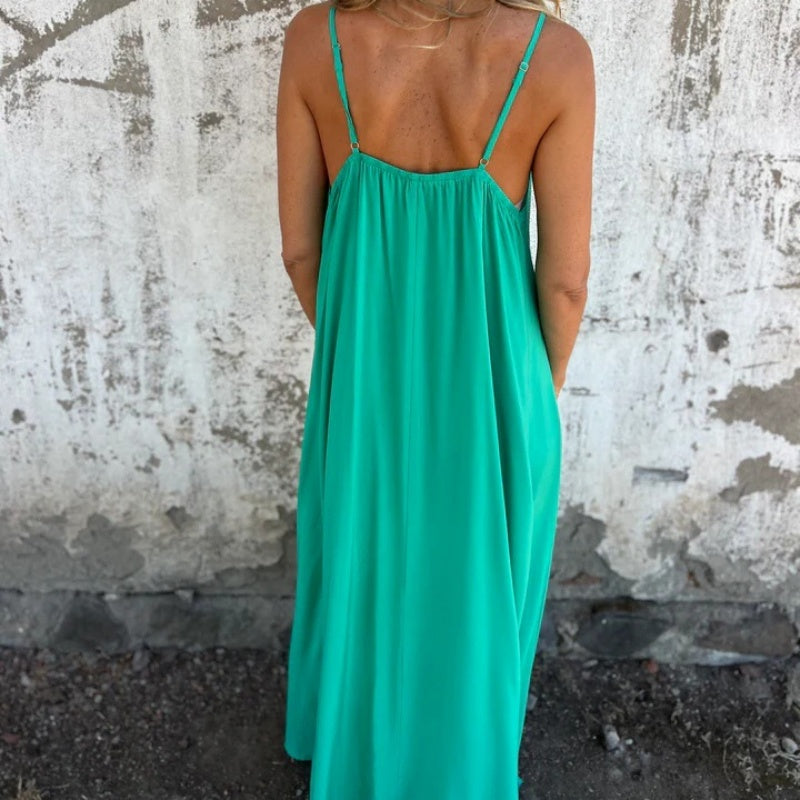 Carolina - Elegant Sleeveless Dress
